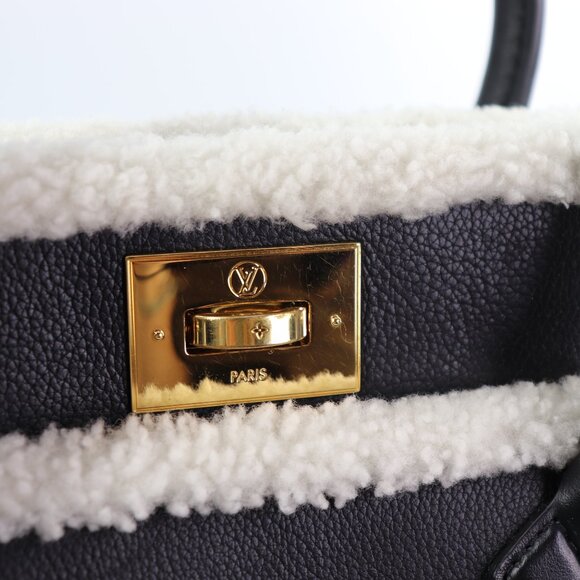 Sold💜Louis Vuitton Grained Calfskin Shearling On My Side MM Black - Picture 11 of 16